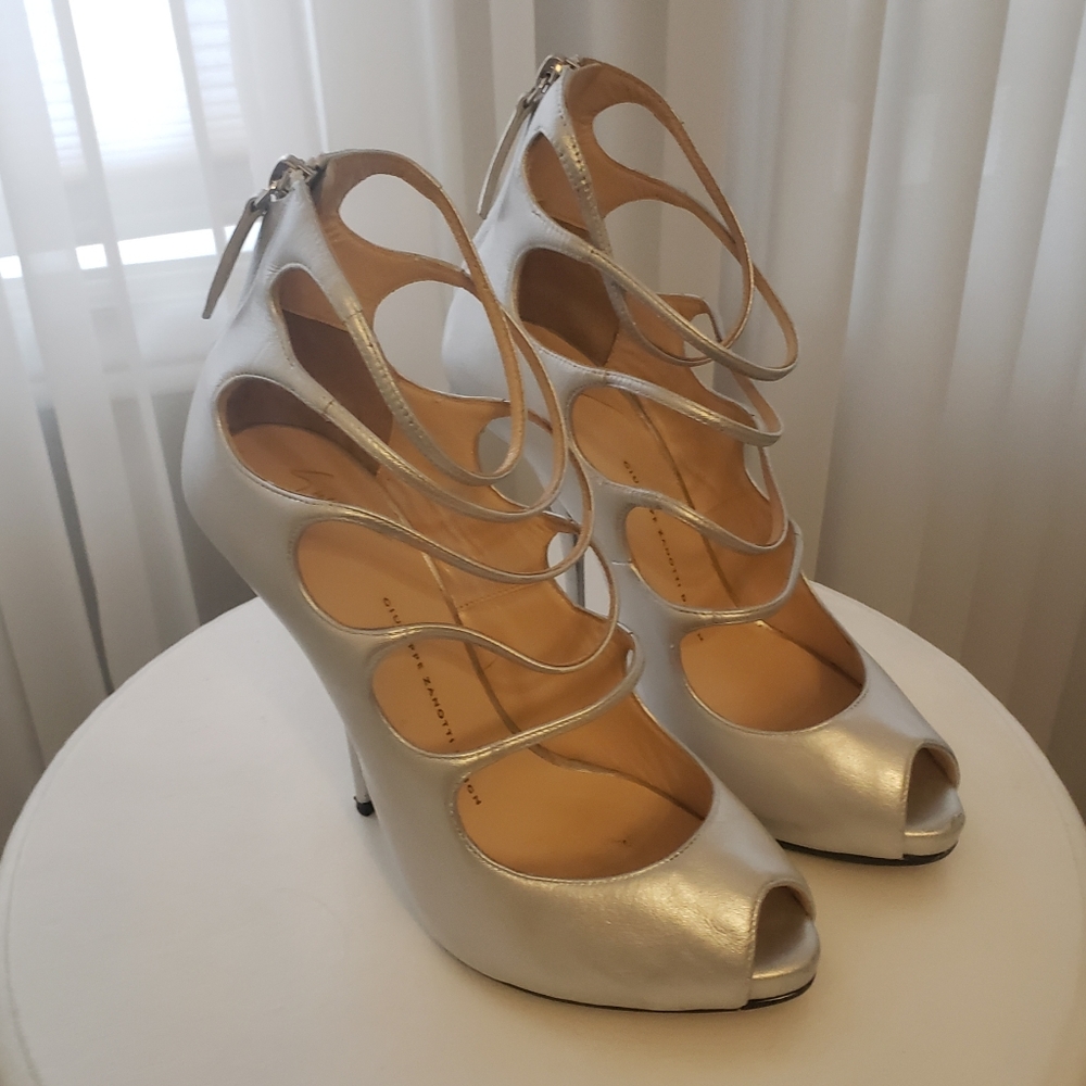 Guiseppe Zanotti Silver 38